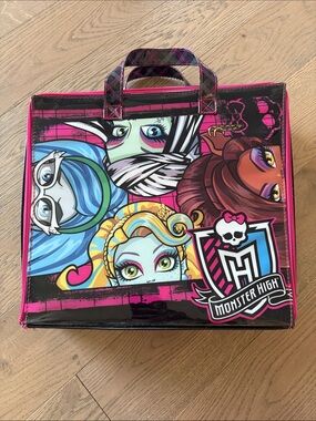 Monster High Pink Character carrying case